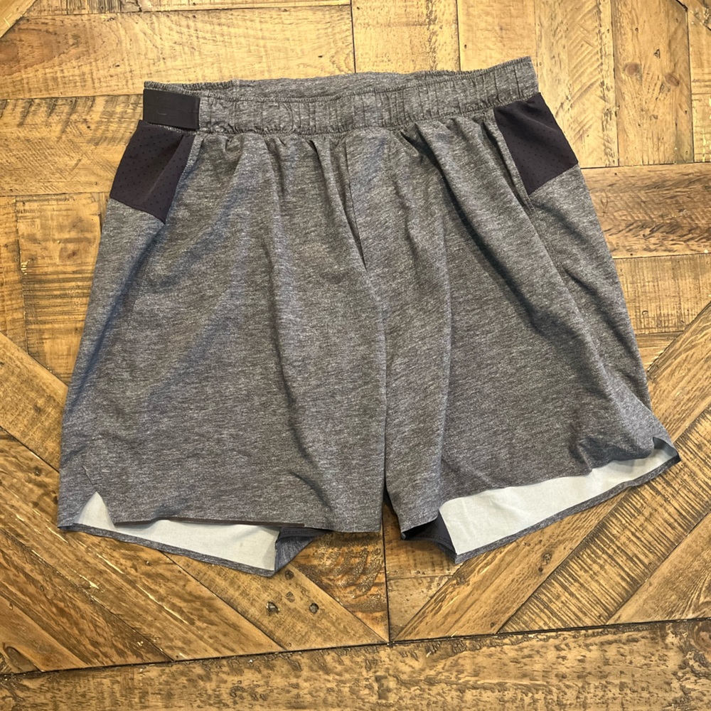 Lululemon men’s size medium.  5” in seam with liner built in